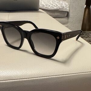 Louis Vuitton Black Designer Sunglasses. Classic square.